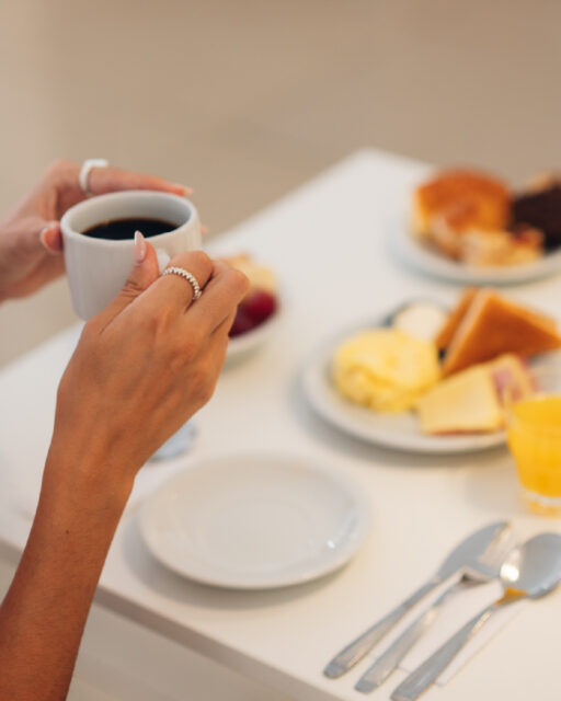 Antes de recorrer las calles de Buenos Aires, hay un momento para disfrutar.

Un desayuno pensado para empezar el día de la mejor manera.

Descubrí M Concept Hotel.